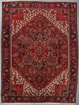 A carpet, semi-antique/old Heriz, ca 340 x 256 cm.