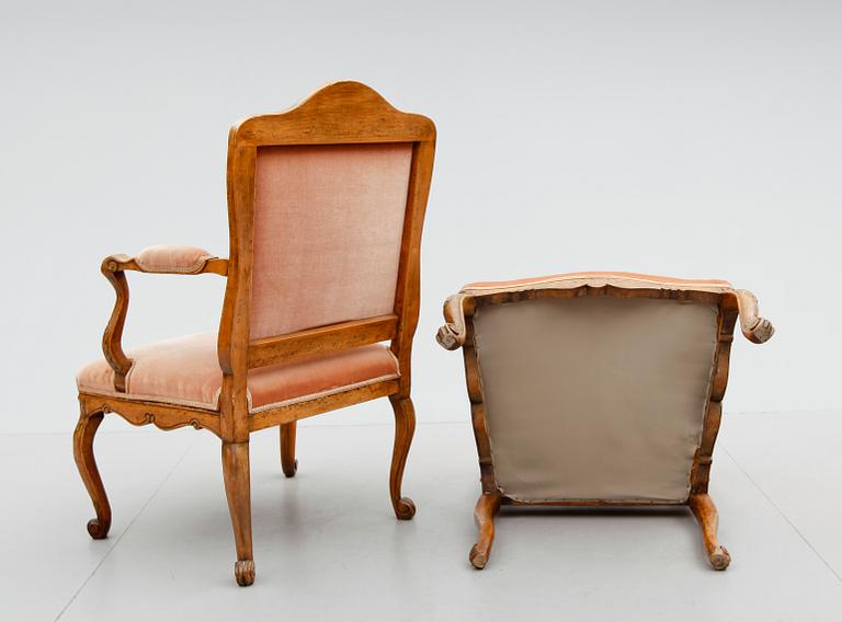 KARMSTOLAR, 1 par, rokoko, Frankrike, sent 1700-tal.