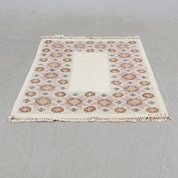 Rug, röllakan, 191 x 137 cm.