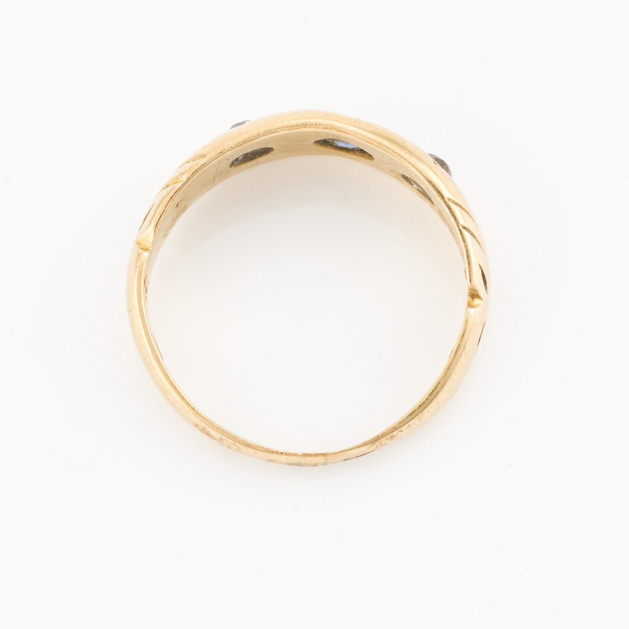 Ring, signet ring, 18K gold with sapphire and old-cut diamonds.