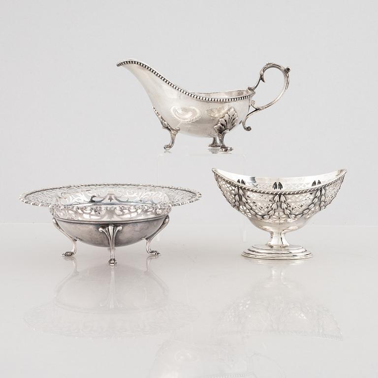 Two silver bowls and a sauce bowl, England and Sweden, 1900-1932.