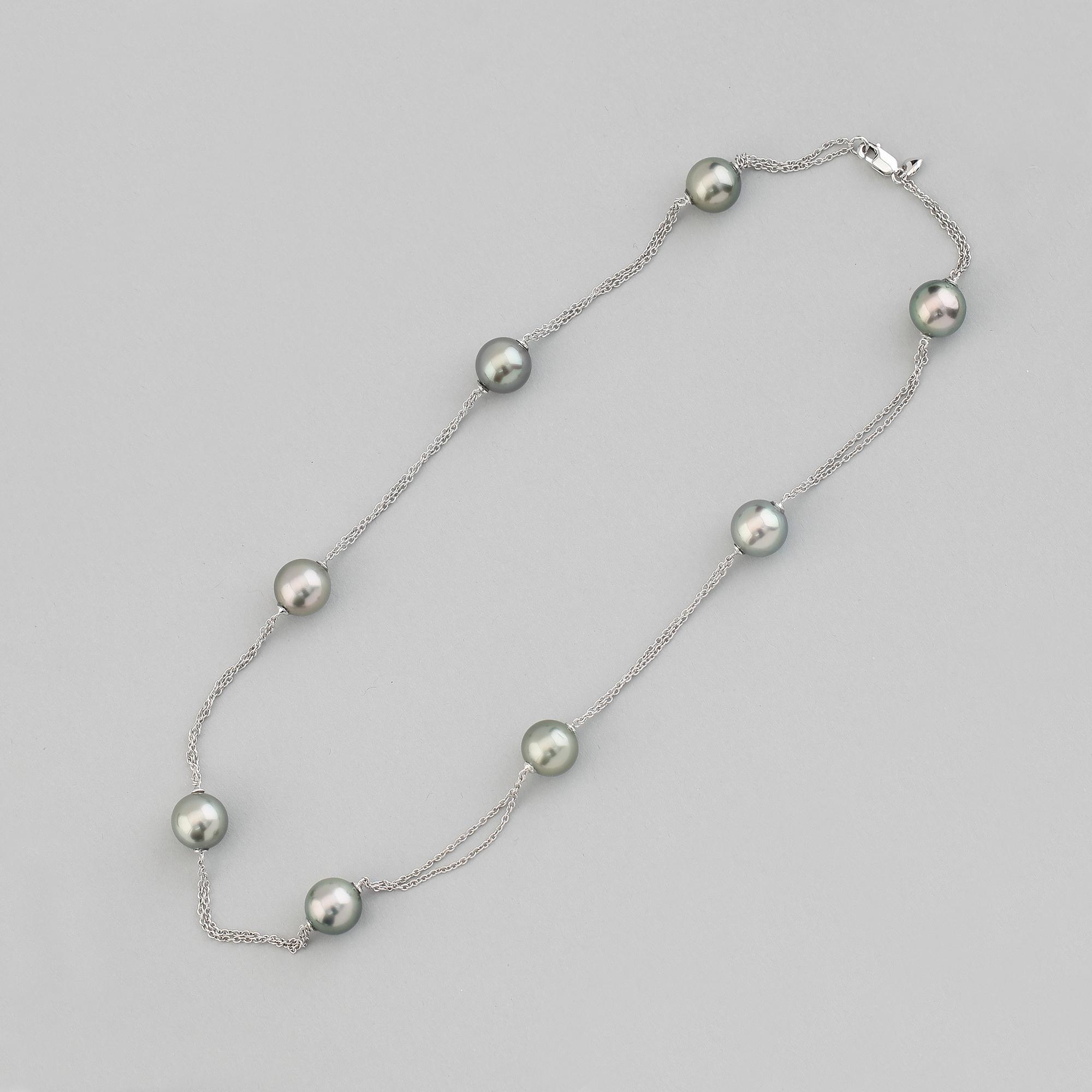 COLLIER, 14K vitguld, 8 tahitipärlor.