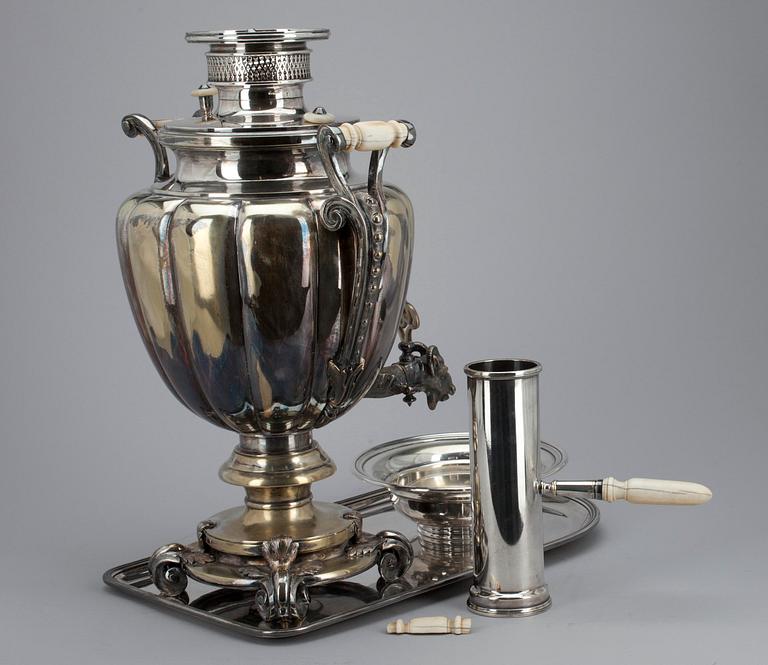 SAMOVAR, nysilver, England 1800-talets slut.