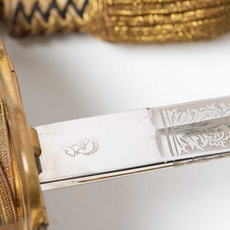 Sabel svensk, m/1915 för sjöofficer, med balja.