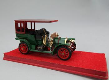 PARTI LEKSAKER, 27 delar, bland annat Schuco och Dinky toys, 1900-tal.