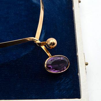 Necklace, 18K with amethyst.