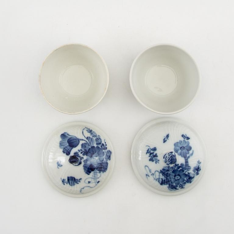 Service approximately 140 pieces "Blue Flower" Royal Copenhagen Denmark 20th century porcelain.