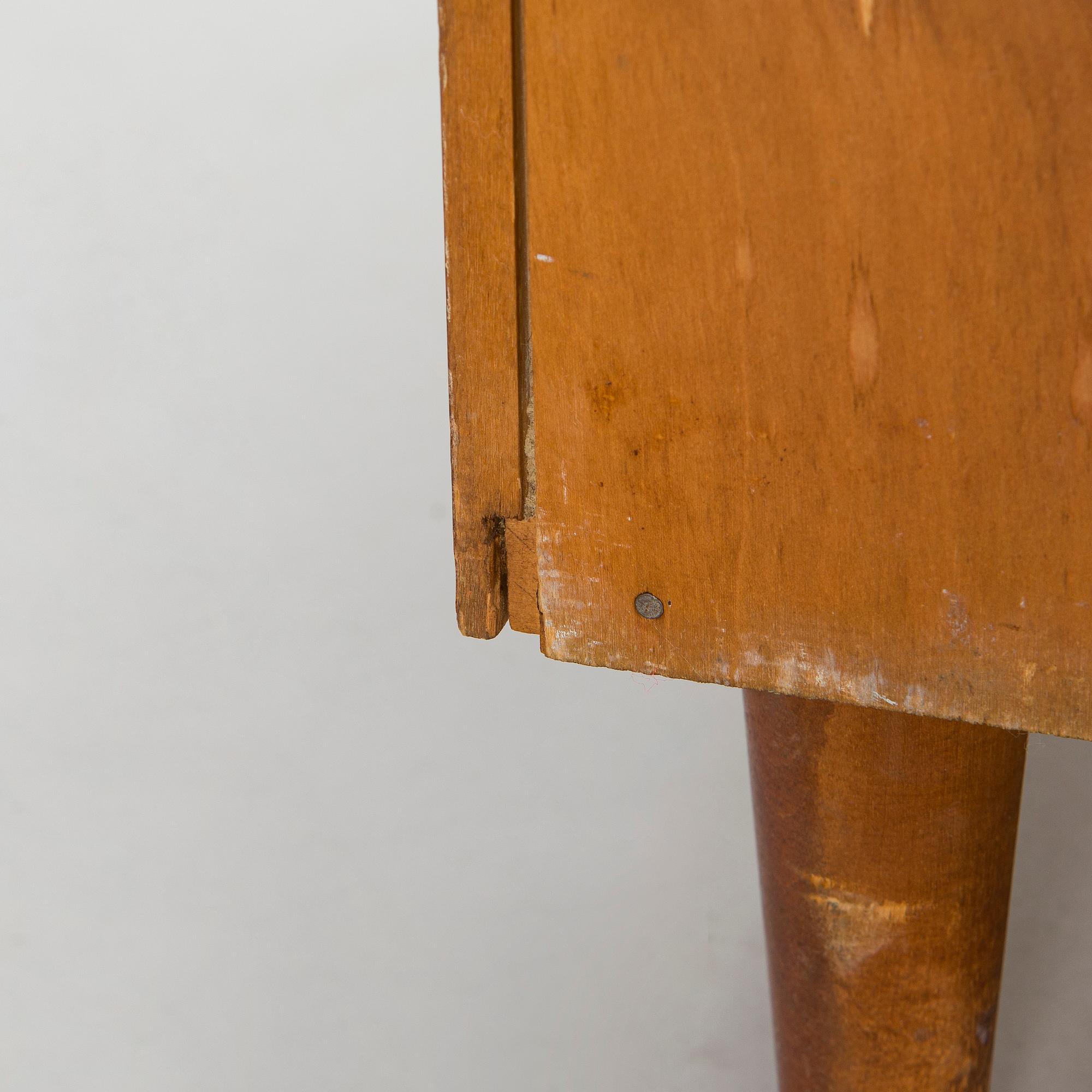 Byrå, tillverkare Lahden Puutyö, 1900-talets mitt.