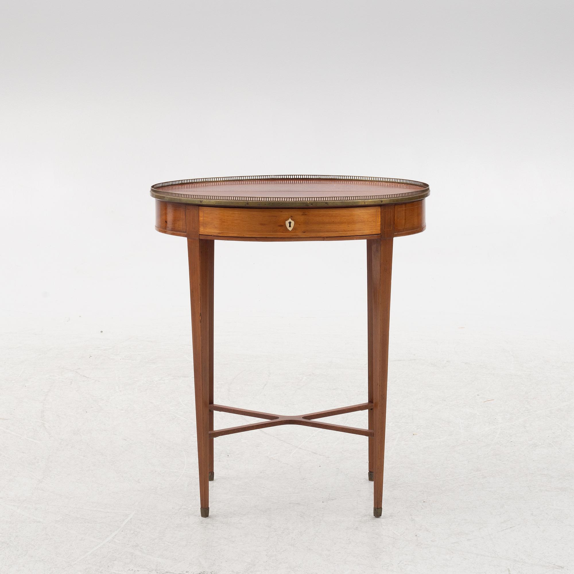A mahogany side table, 19th century.