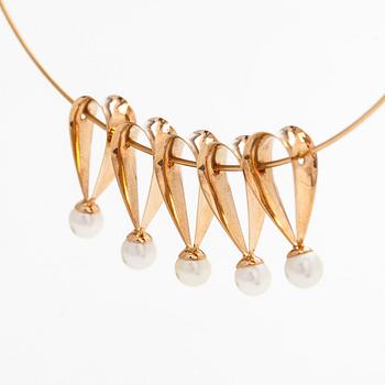 Elis Kauppi, A 14K gold necklace with cultured pearls. Kupittaan kulta, Turku.