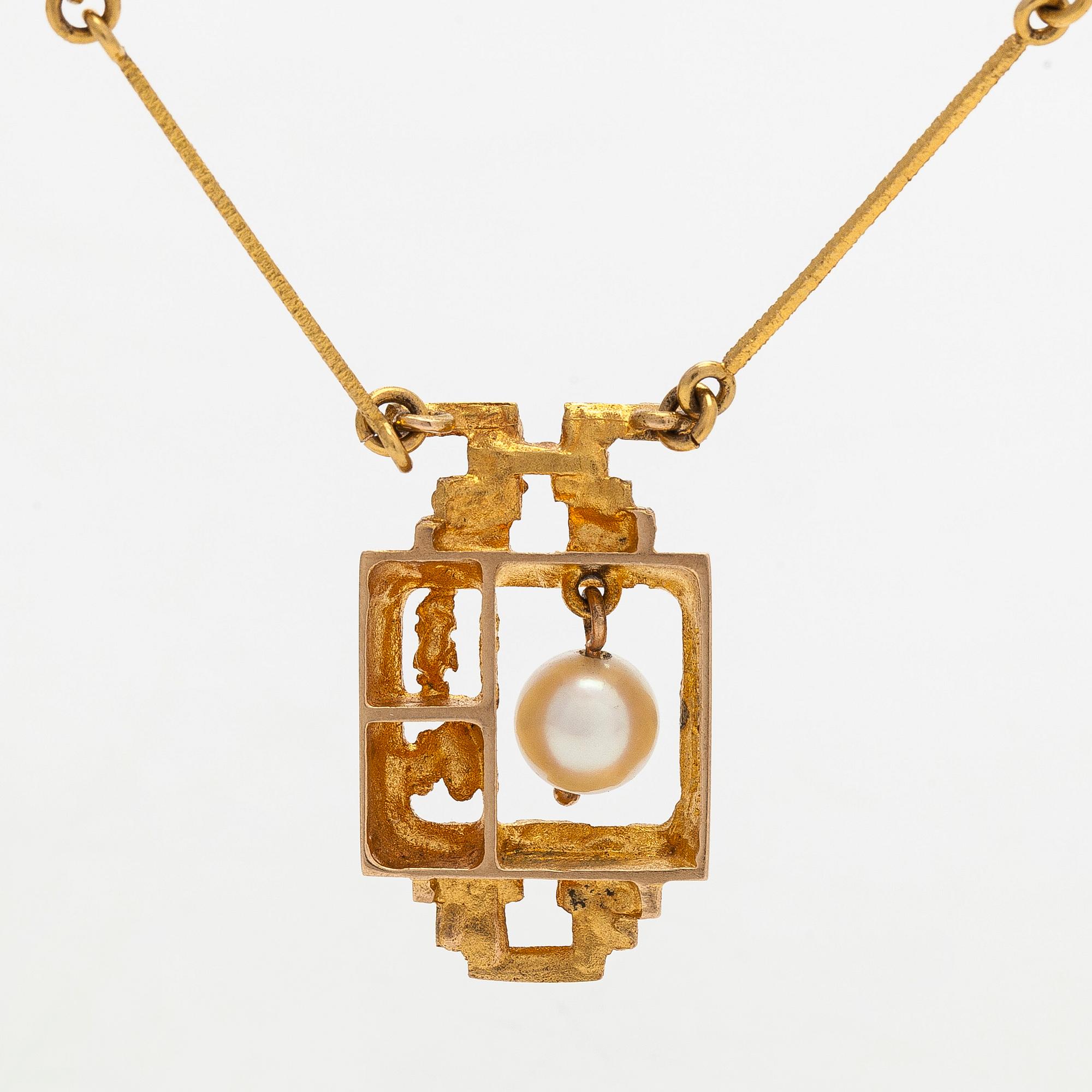 Björn Weckström, Kaulakoru "Taikahelmi", 14K kultaa ja viljelty helmi. Lapponia 1973.