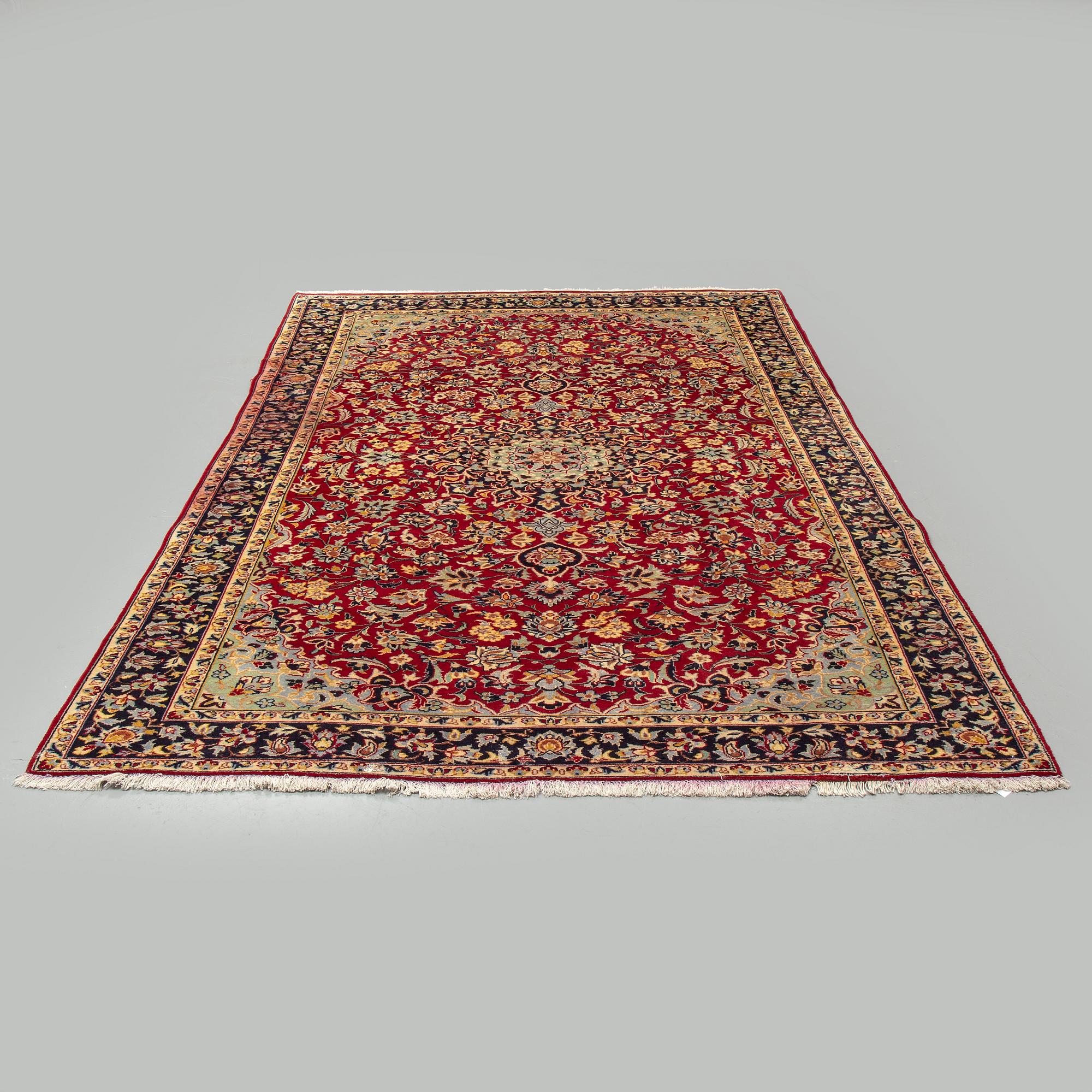 A carpet, Najafabad, ca 340 x 220 cm.