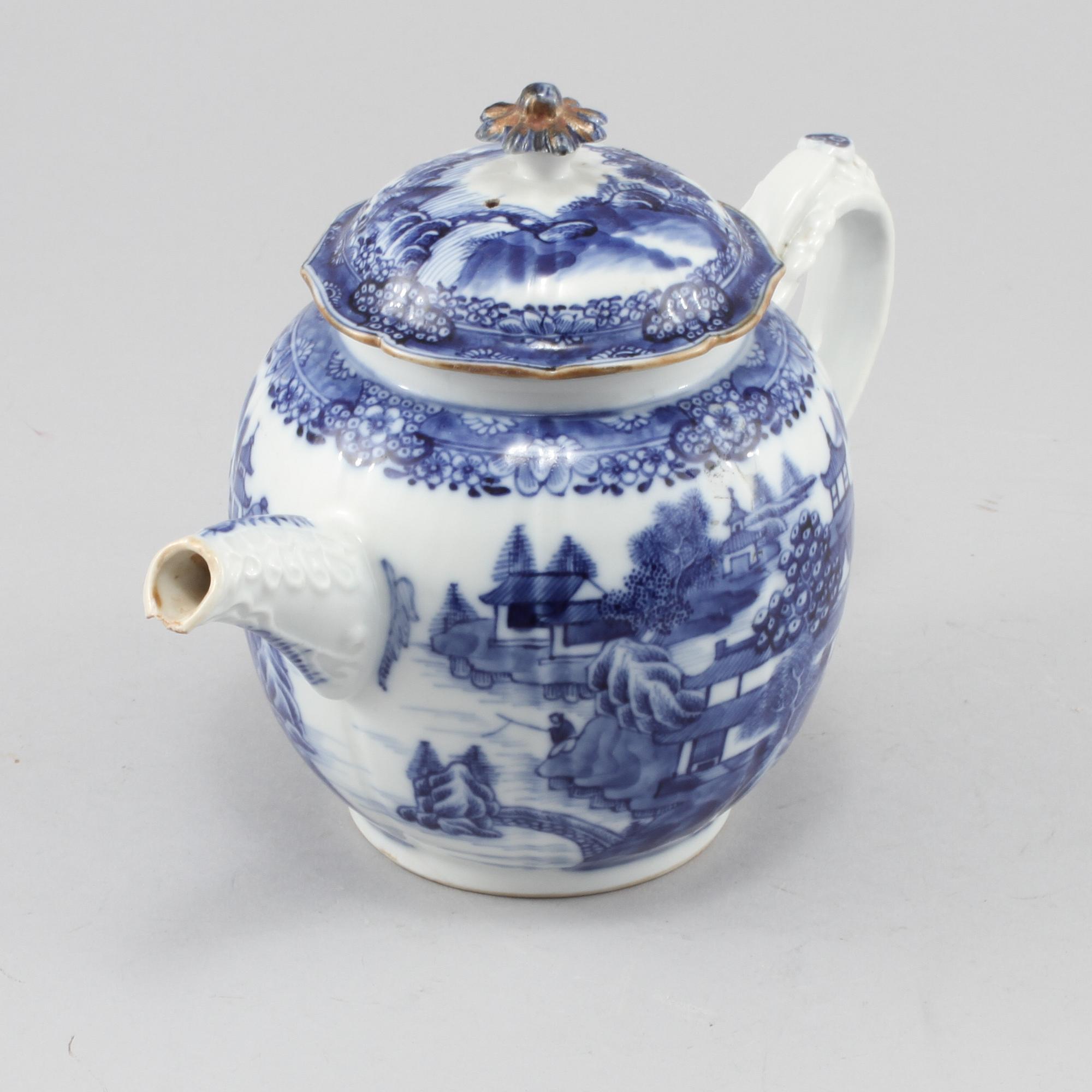 TEKANNA, porslin, Kina, omkring sekelskiftet 1800.