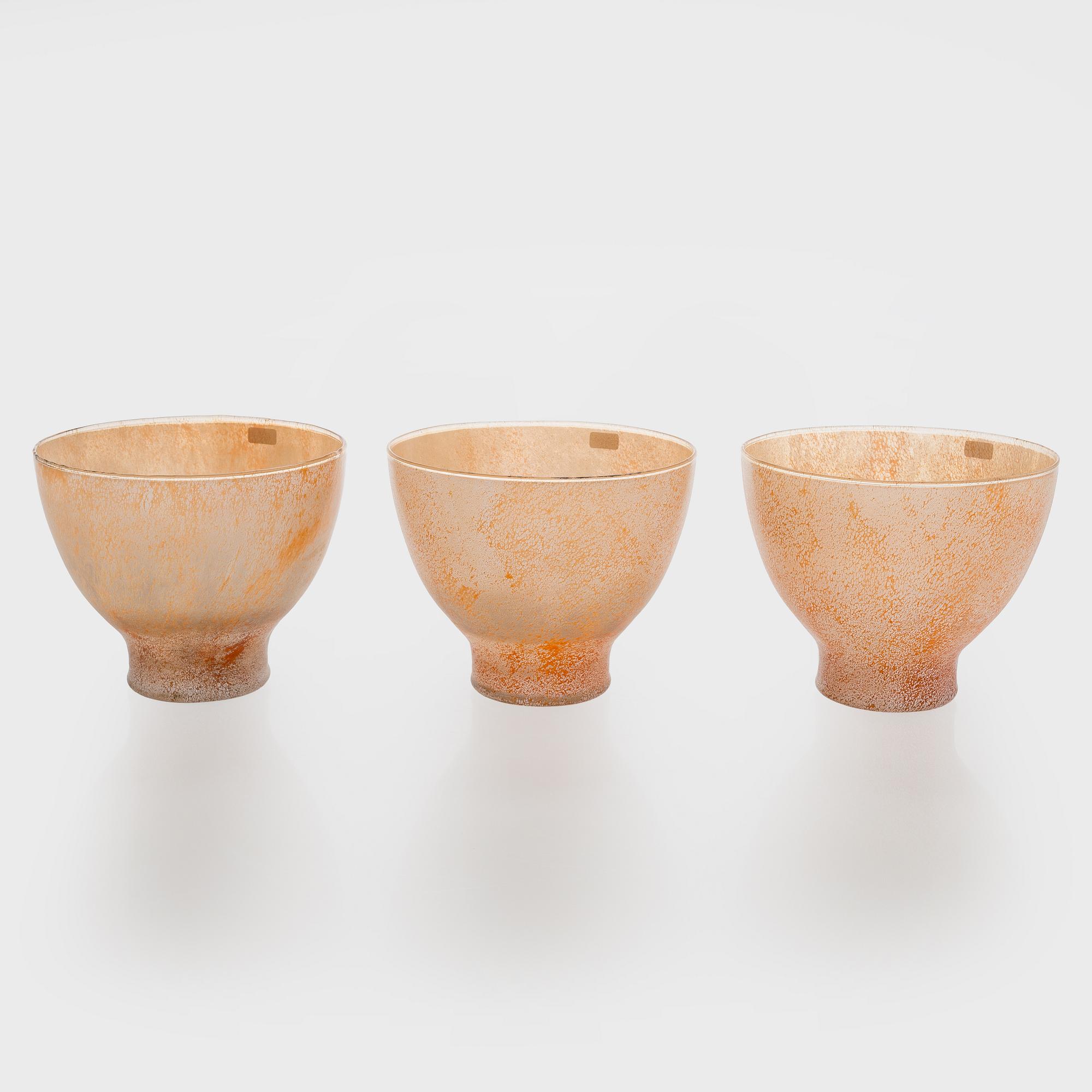 Oiva Toikka, three glass bowls, signed Oiva Toikka Nuutajärvi Notsjö.