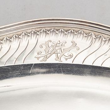 A pair of French Louis XV-style silver 950/1000 dishes. France second half of 19th century.