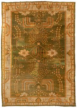 350. An antique Ushak carpet, Western Anatolia, c. 502 x 359 cm.