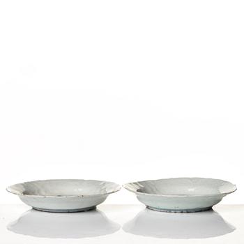 A pair of blue and white dishes, Ming dynasty, Wanli (1572-1620).