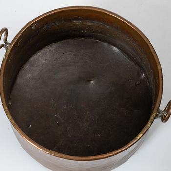 A set of three Swedish copper cauldrons, 18th / early 19th century.