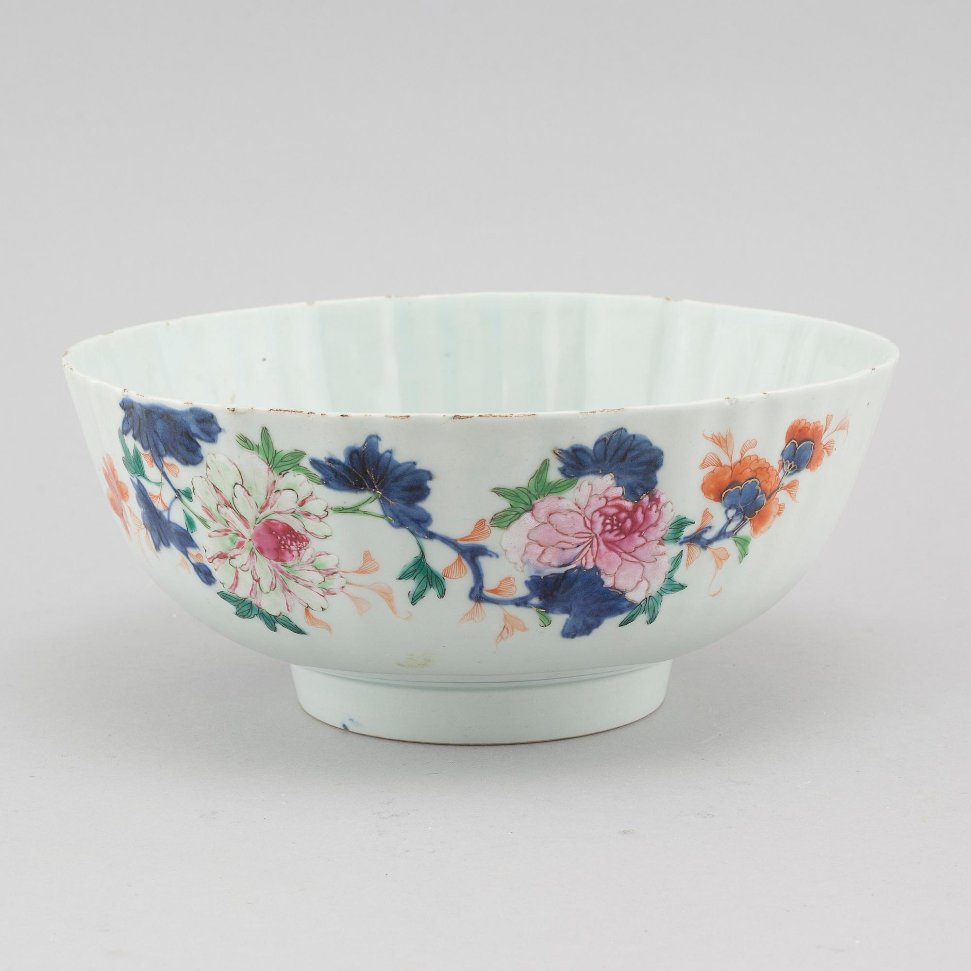 A porcelain bowl from China, 18th century.