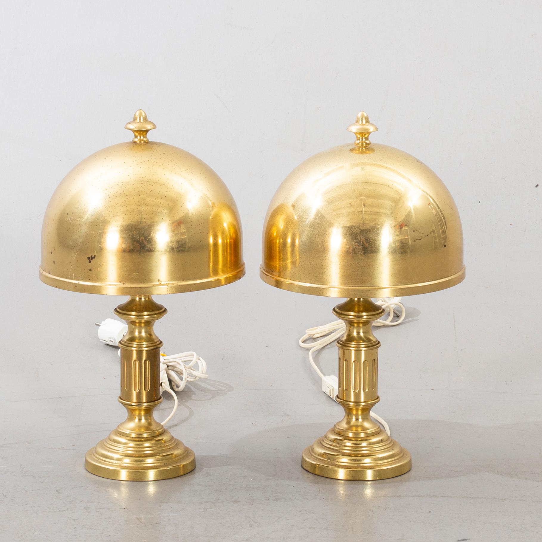 BORDSLAMPOR, ett par GMA modellnr 747 1900-talets senare del.