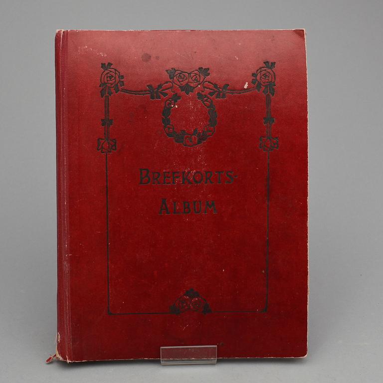 BREFKORTSALBUM, innehållande 55 vykort, 1900-talets första hälft.