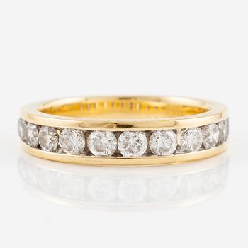 Ring halvallians 18K guld med briljantslipade diamanter.