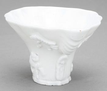 VINOFFERBÄGARE, blanc de chine. Qing dynastin, Kangxi (1662-1722).