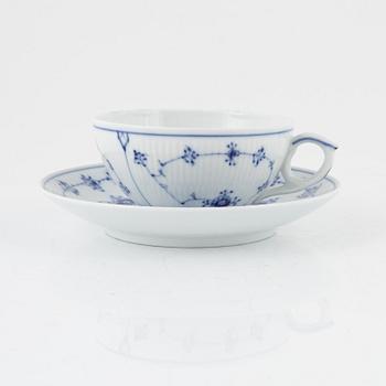 A "Musselmalet" Porcelain Tea Service, Royal Copenhagen, Denmark (16 pieces).
