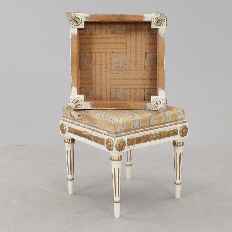 TABURETTER, ett par, gustaviansk stil, 1900-talets början.