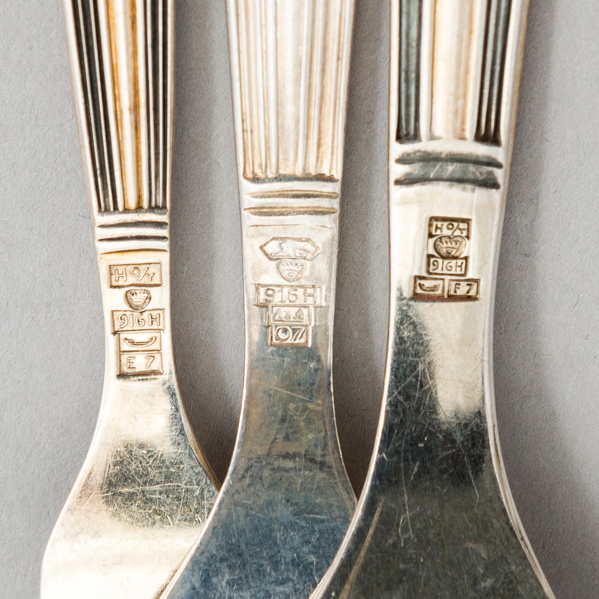 HOLGER RASMUSSEN, ATERIMIA ja LASINALUSIA, 56 osaa, hopeaa 916/925, "Margit", Hopeatehdas oy, Helsinki 1960-luku.