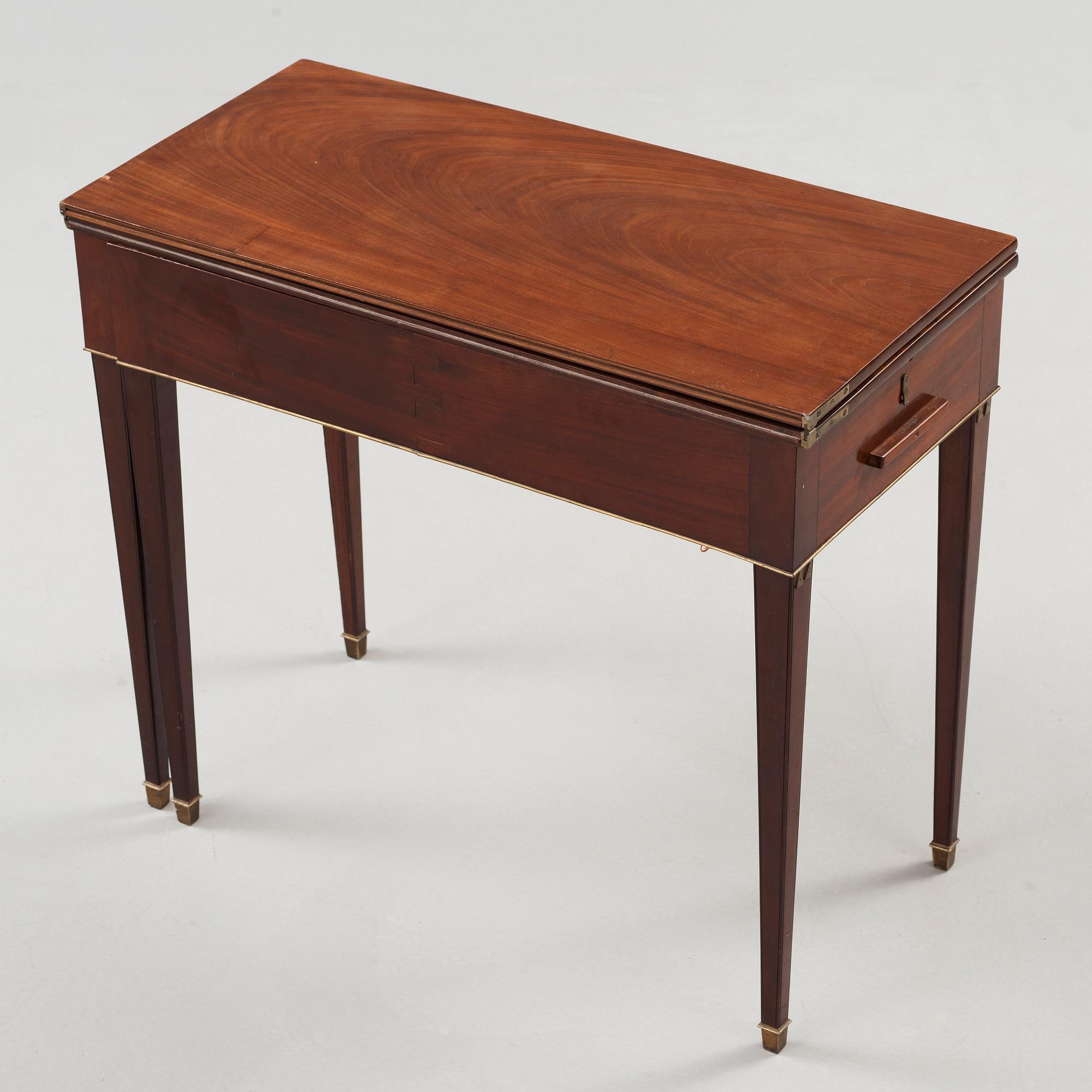 SPELBORD, av Carl Gustaf Foltiern (mästare i Stockholm 1804-1829). Sengustavianskt.