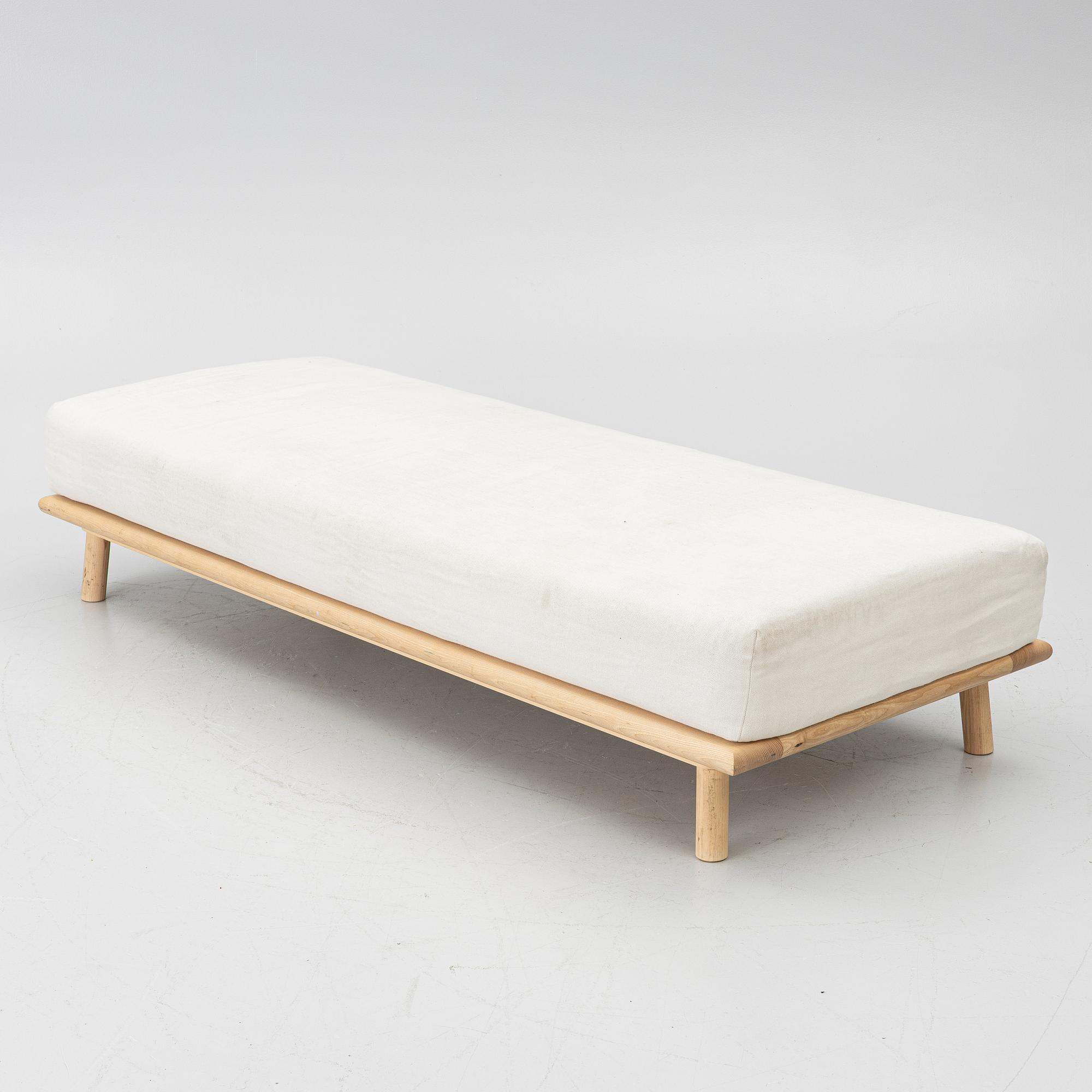 Jenni Roininen, Linea Daybed, Nikari, Finland.