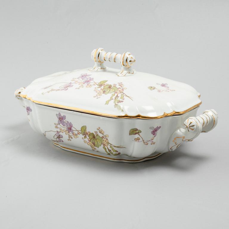 MATSERVIS, 49 delar, opakgods, "Viola", Gustavsberg, tillverkad 1895-1930.