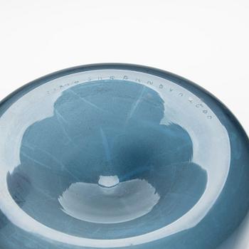 TIMO SARPANEVA, "Fågelflaska", signerad Timo Sarpaneva 2500, Iittala.