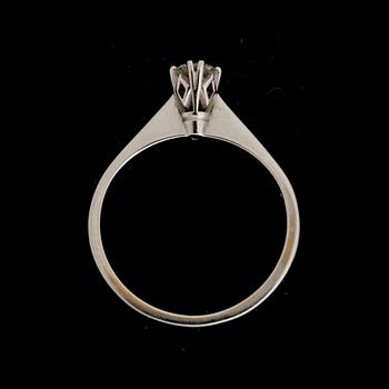 RING, 18K vitguld med briljantslipad diamant tot. ca 0,30 ct enligt gravyr. Vikt ca 2,5 gram.