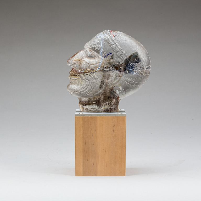 SKULPTUR, glas. Bertil Vallien. "Indianhuvudet". Signerad och numrerad 53/250.