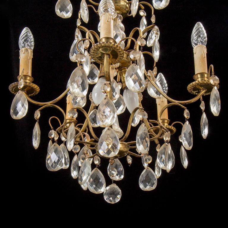 A mid 1900s ceiling light.