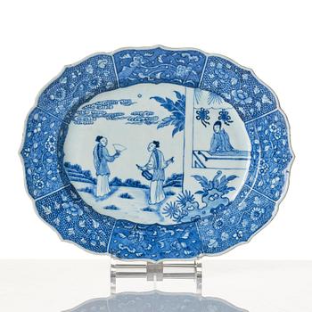A blue and white tureen with cover and stand, Qing dynasty, Qianlong (1736-95).