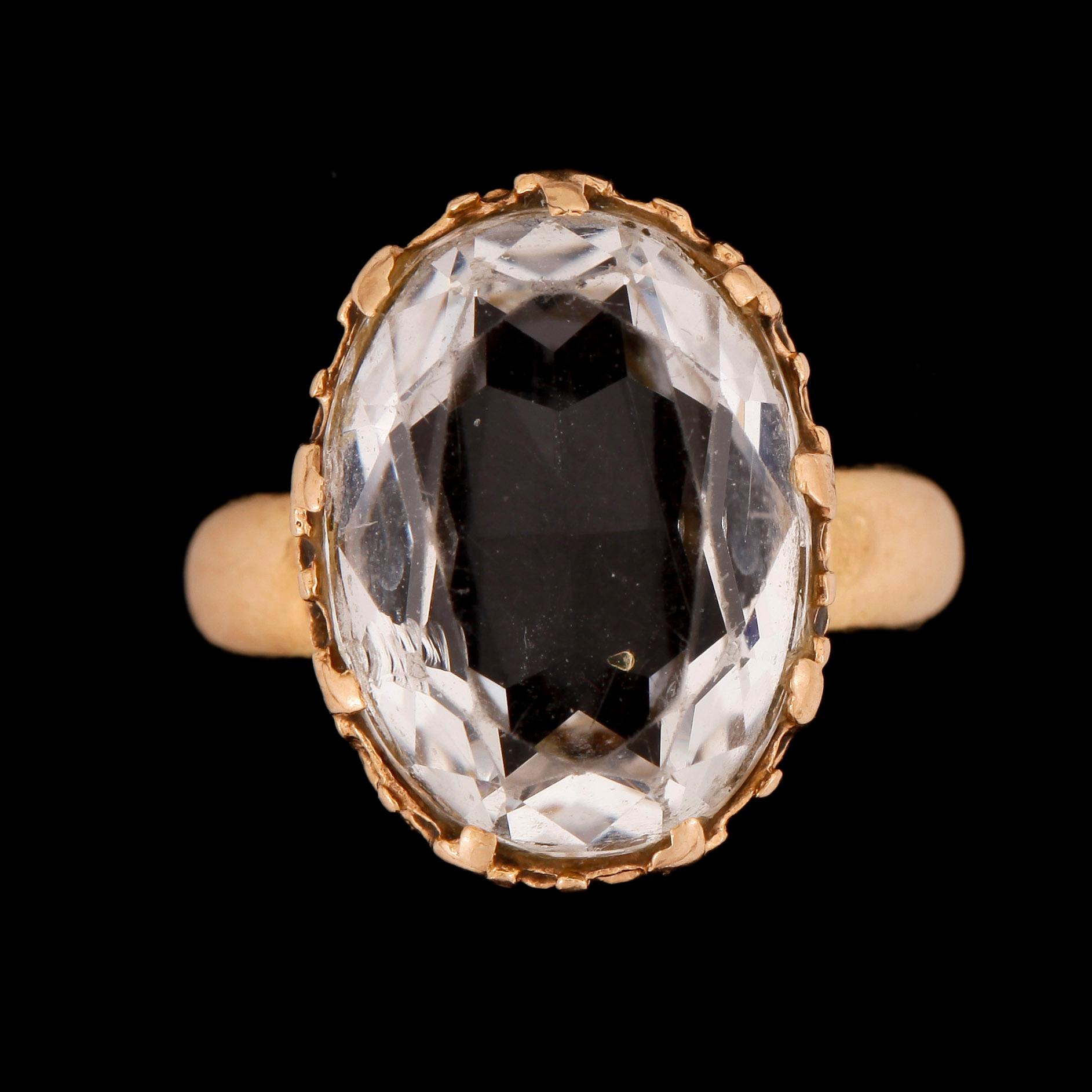 RING, 18k och 20k guld med bergkristall. Vikt ca 9,3 gram.