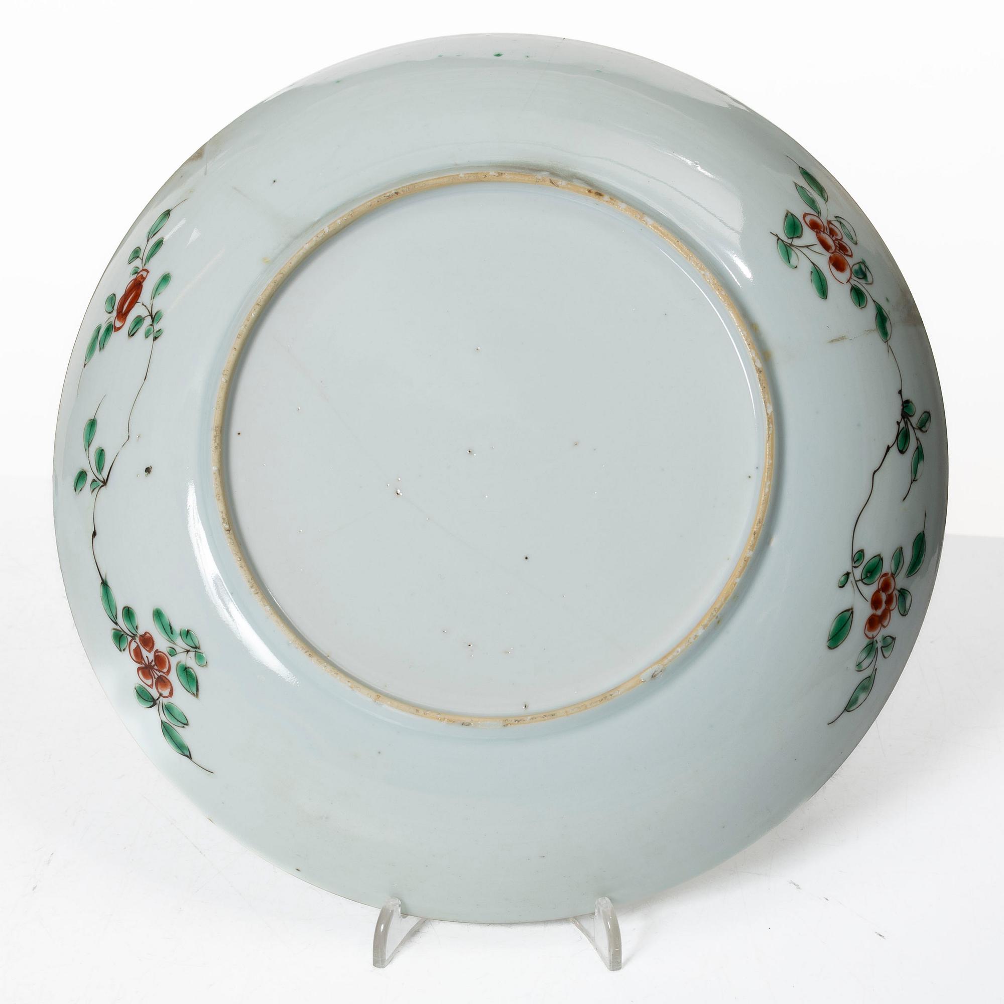 A pair of Chinese famille verte dishes, Qing dynasty, 18th century.