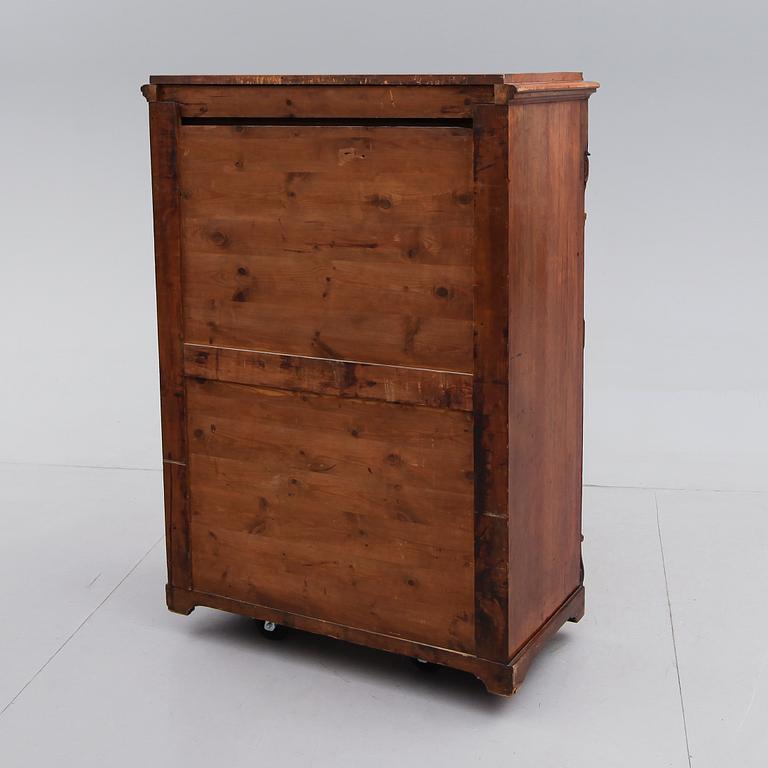 CHIFFONJÉ, 1800-talets andra hälft.