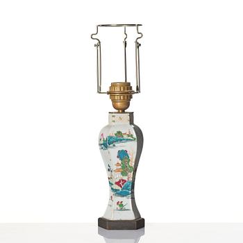 Bordslampa / vas, porslin, Kina, Qingdynasti, Qianlong (1736-95).