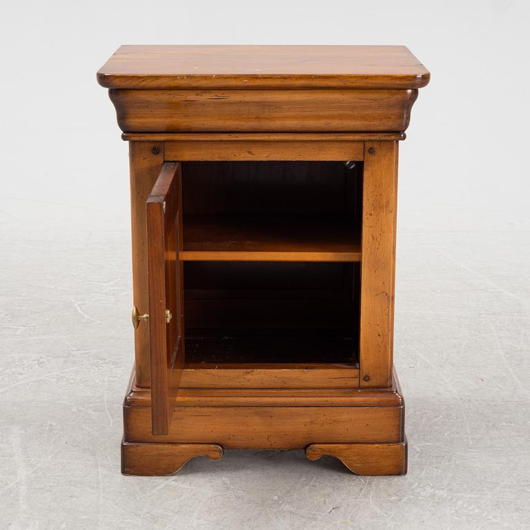 Sängbord, sent 1900-tal.