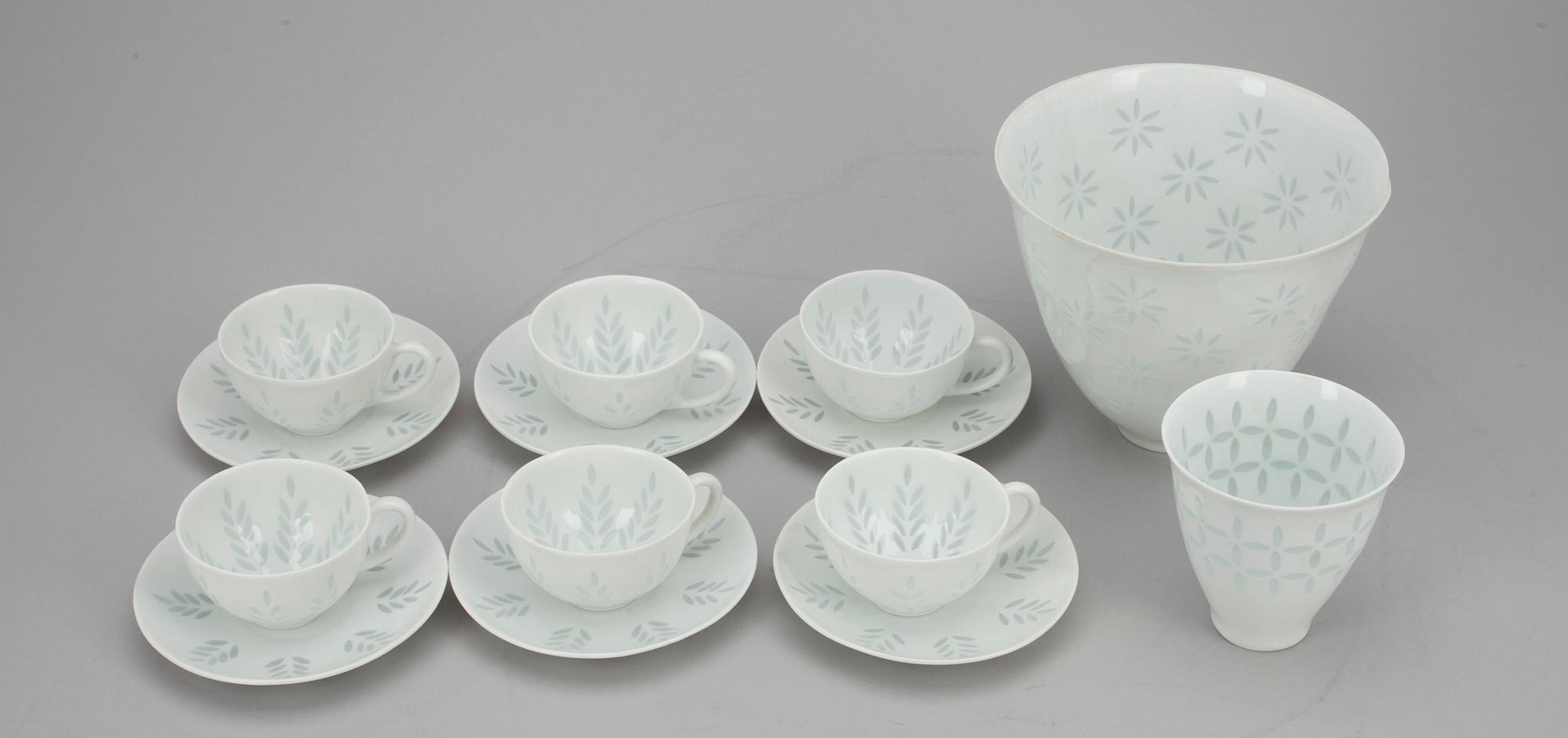 MOCKAKOPPAR, 6 st. och SKÅLAR, 2 st, risporslin, Friedl Holzer-Kjellberg, Arabia, Finland 1900-talets senare hälft.