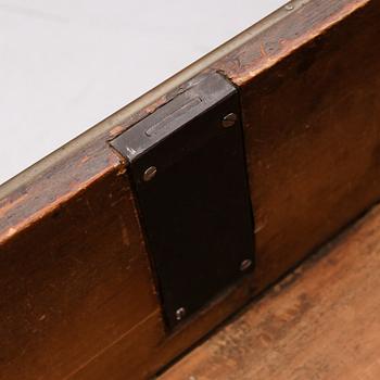 BYRÅ, sengustaviansk, 1800-talets första hälft.