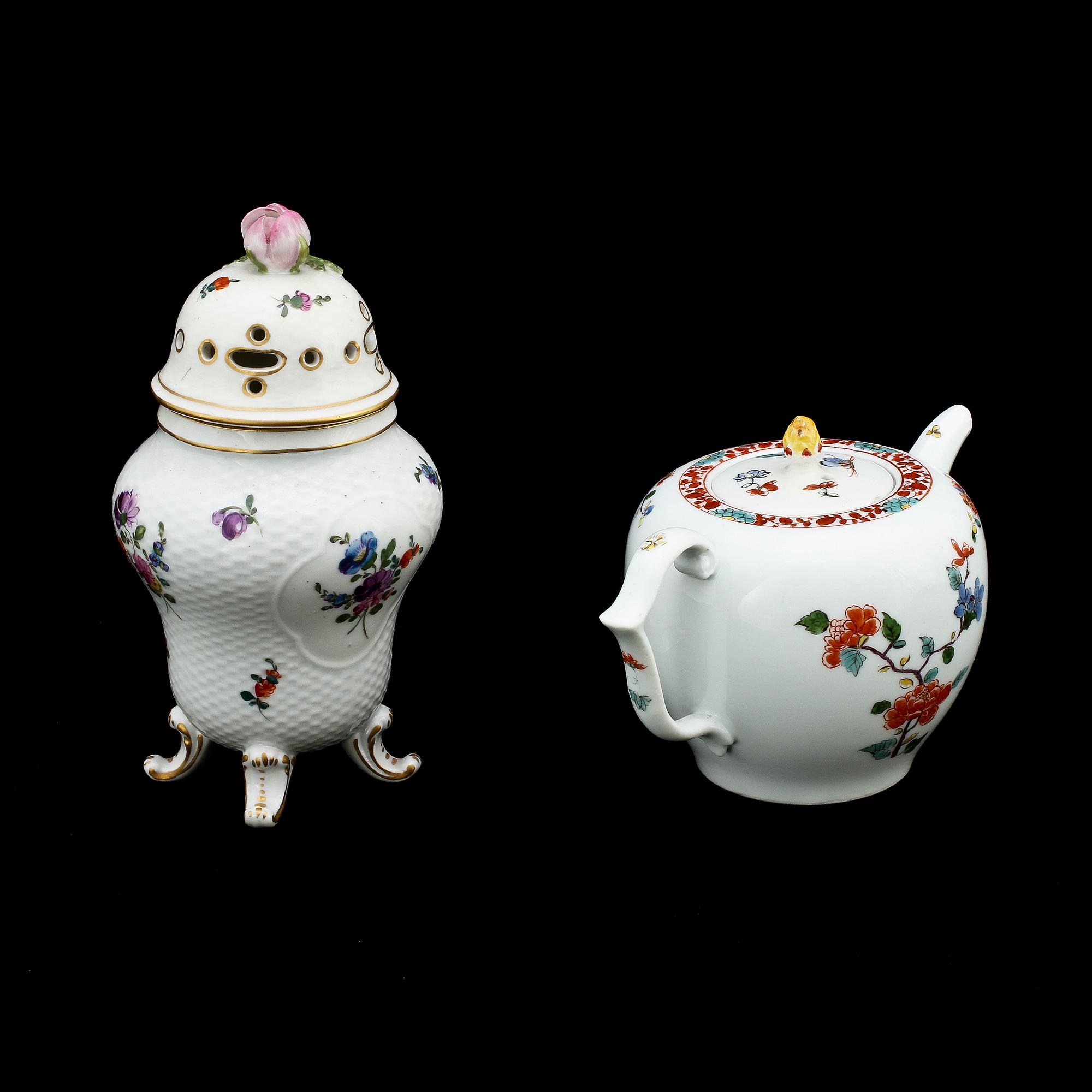 KANNA samt POTTPURRIURNA, porslin, Meissen respektive Ludwigsburg, 1900-talets andra hälft.