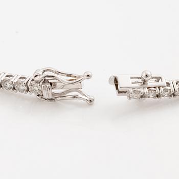 Tennis bracelet 18K white gold with brilliant-cut diamonds.