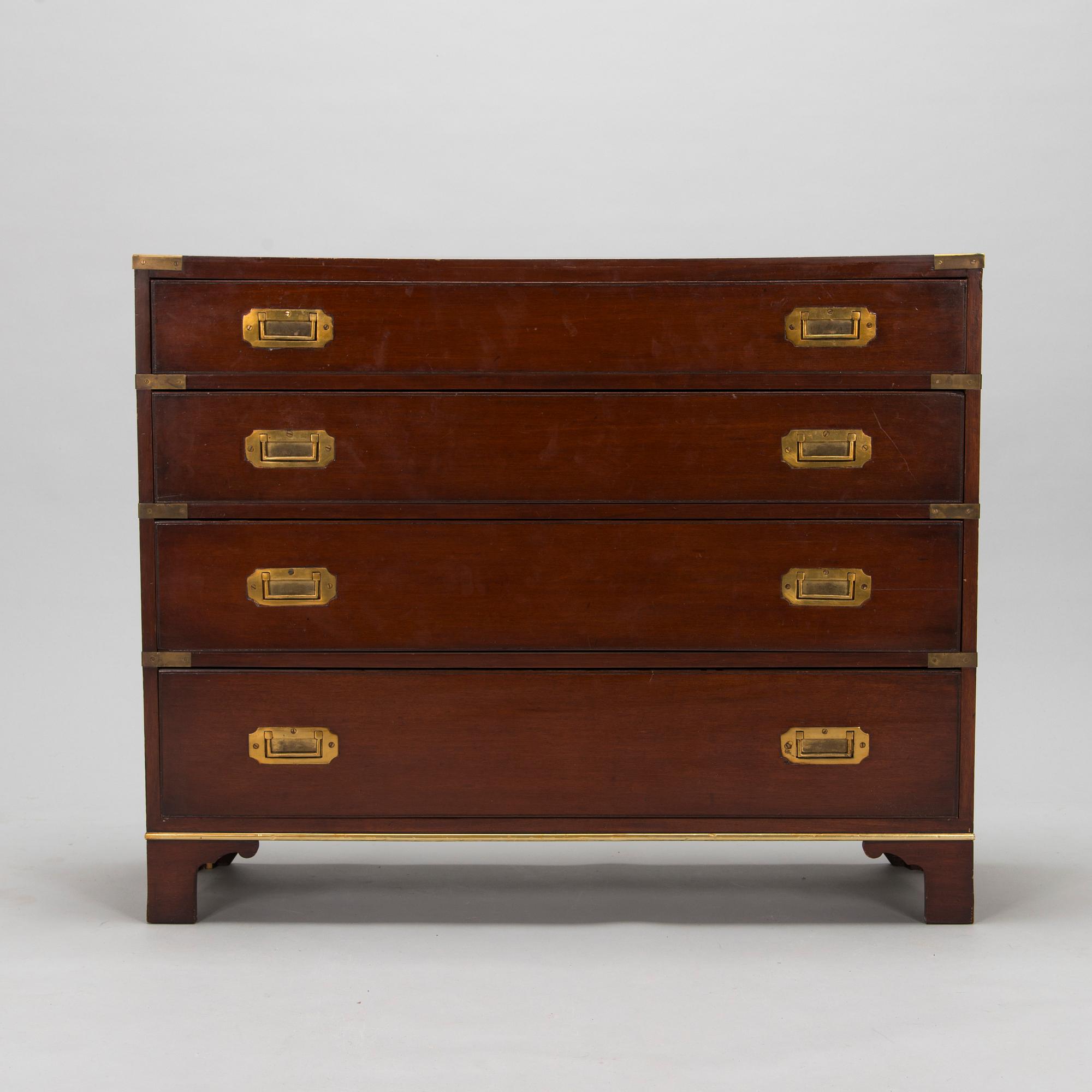 A chest of drawers, England, second half of the 20th century.