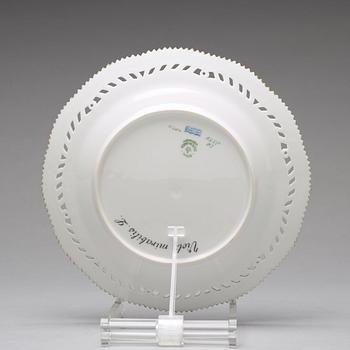 A set of 12 Royal Copenhagen 'Flora Danica' dessert dishes, Denmark, 20th Century.