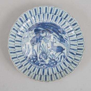 A set with three blue and white Kraak dishes, Ming dynasty, Wanli (1572-1620).